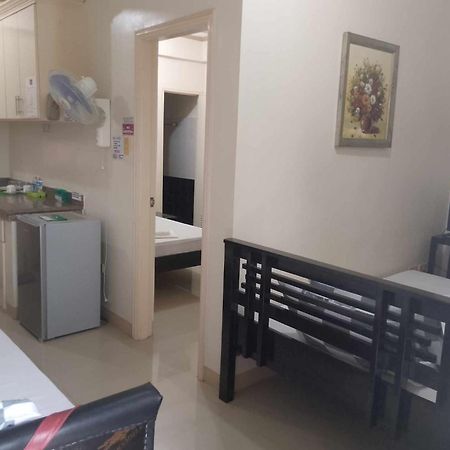 V.F. Riton Apartelle Laoag Exterior foto