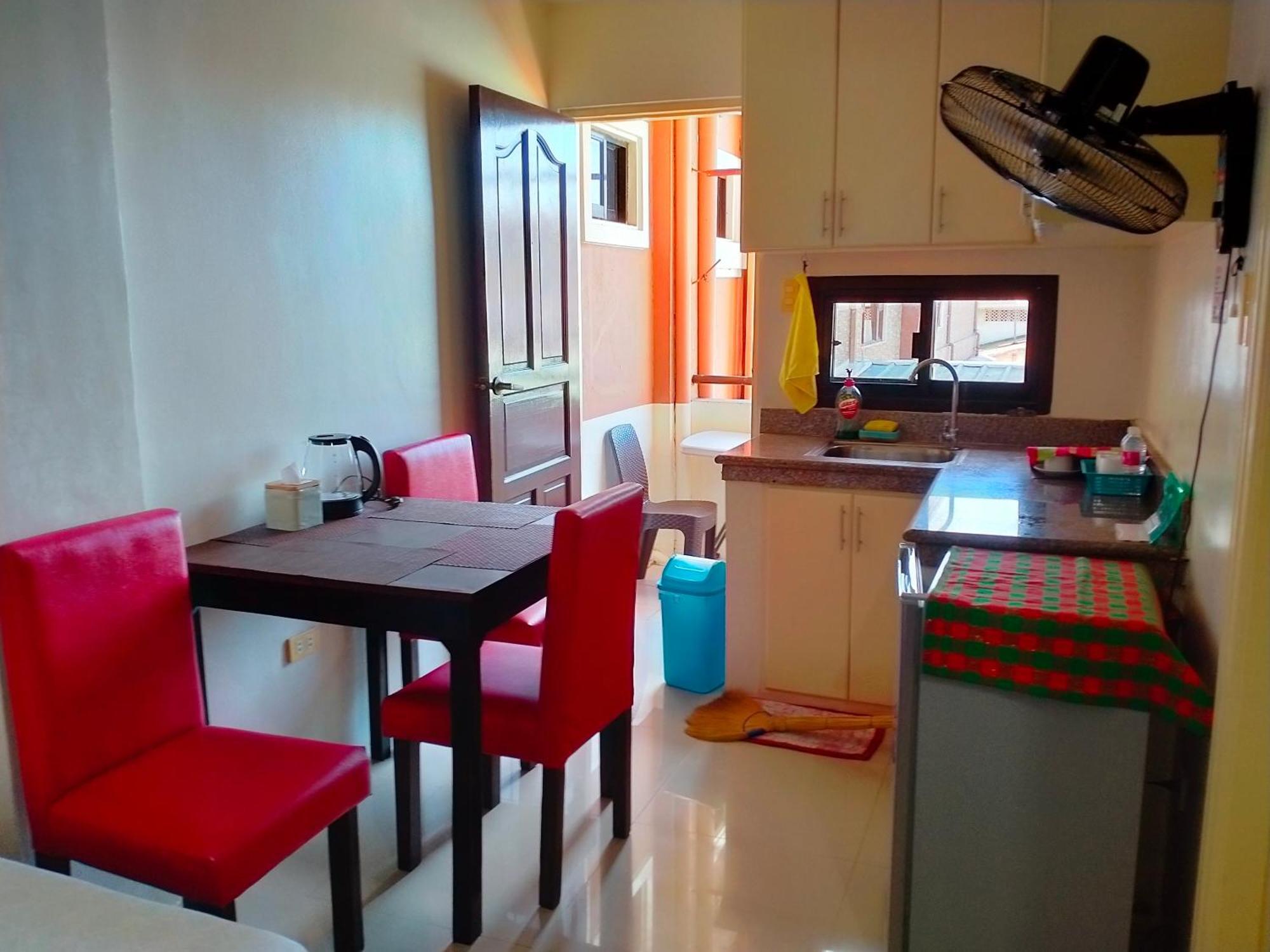 V.F. Riton Apartelle Laoag Exterior foto