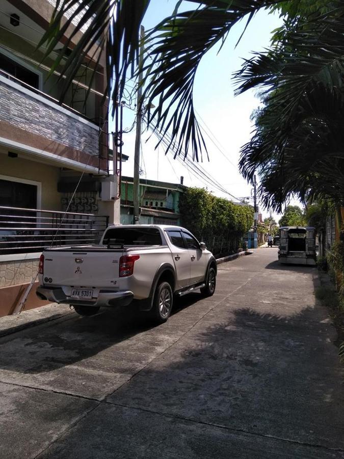 V.F. Riton Apartelle Laoag Exterior foto