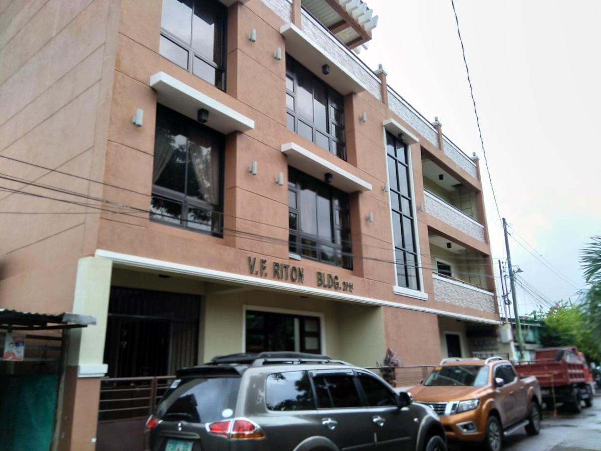 V.F. Riton Apartelle Laoag Exterior foto