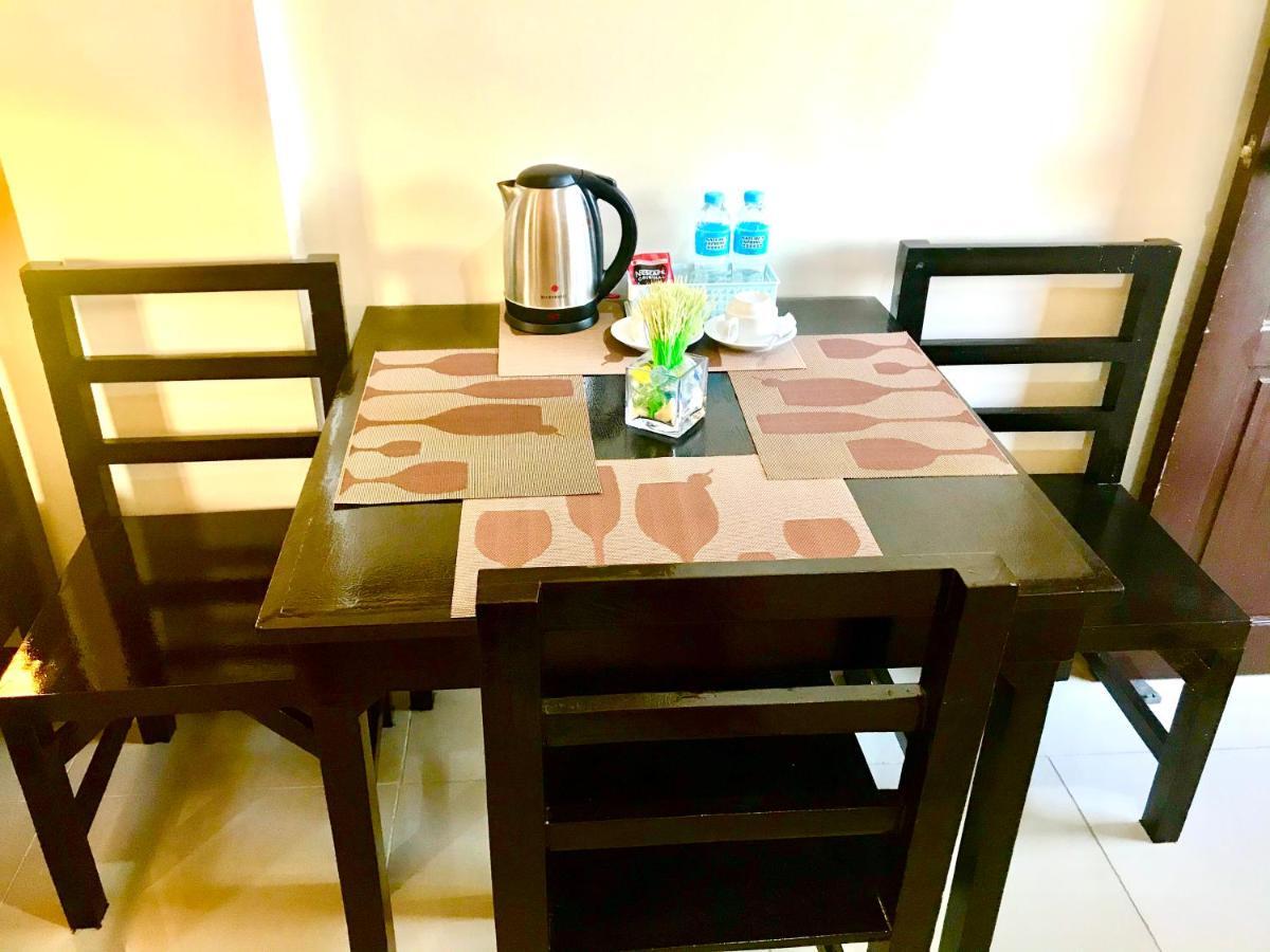 V.F. Riton Apartelle Laoag Exterior foto