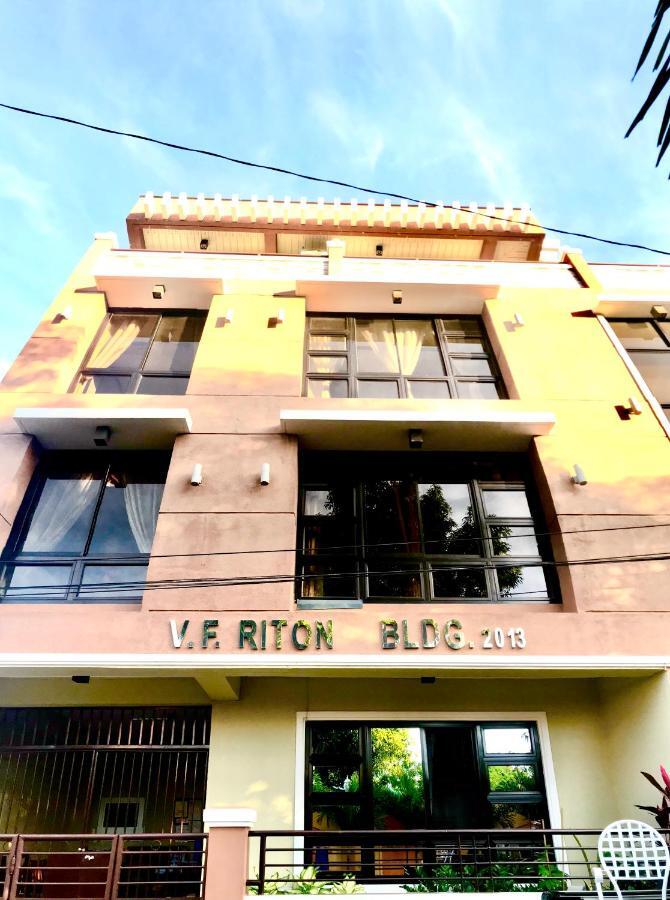V.F. Riton Apartelle Laoag Exterior foto