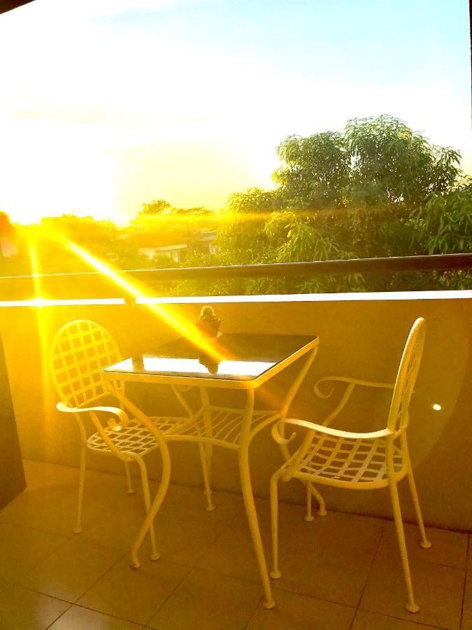 V.F. Riton Apartelle Laoag Exterior foto